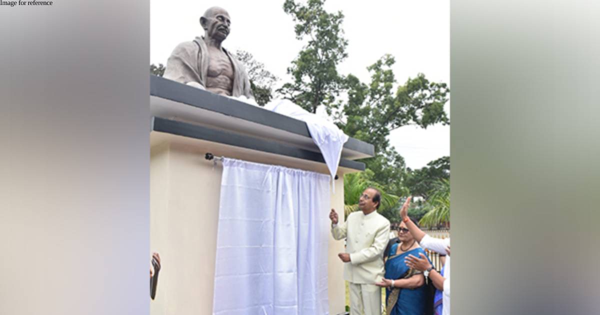 Assam Governor unveils statue of Mahatma Gandhi at Haflong